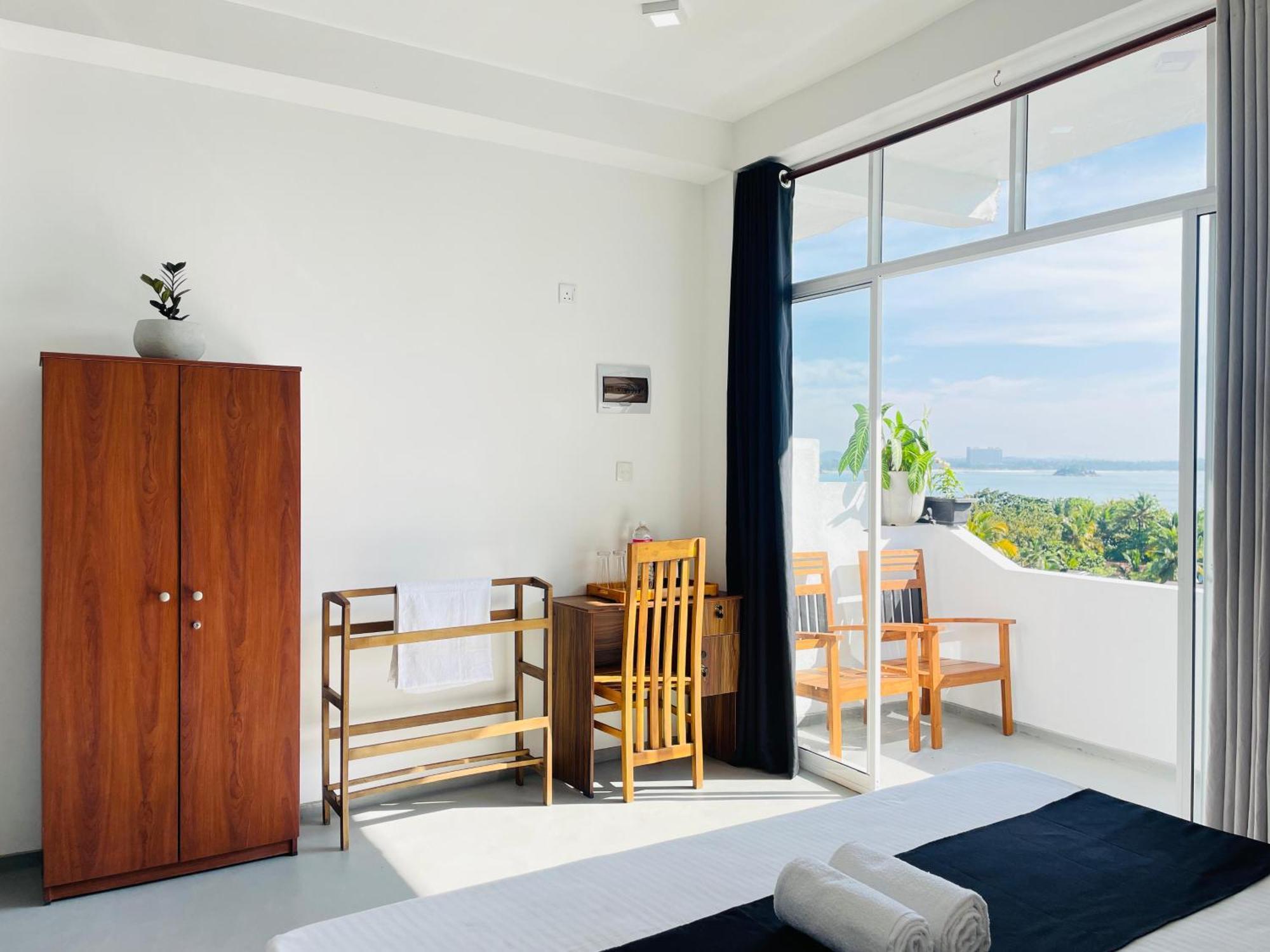 Regal Heights Hotel Велигама Экстерьер фото