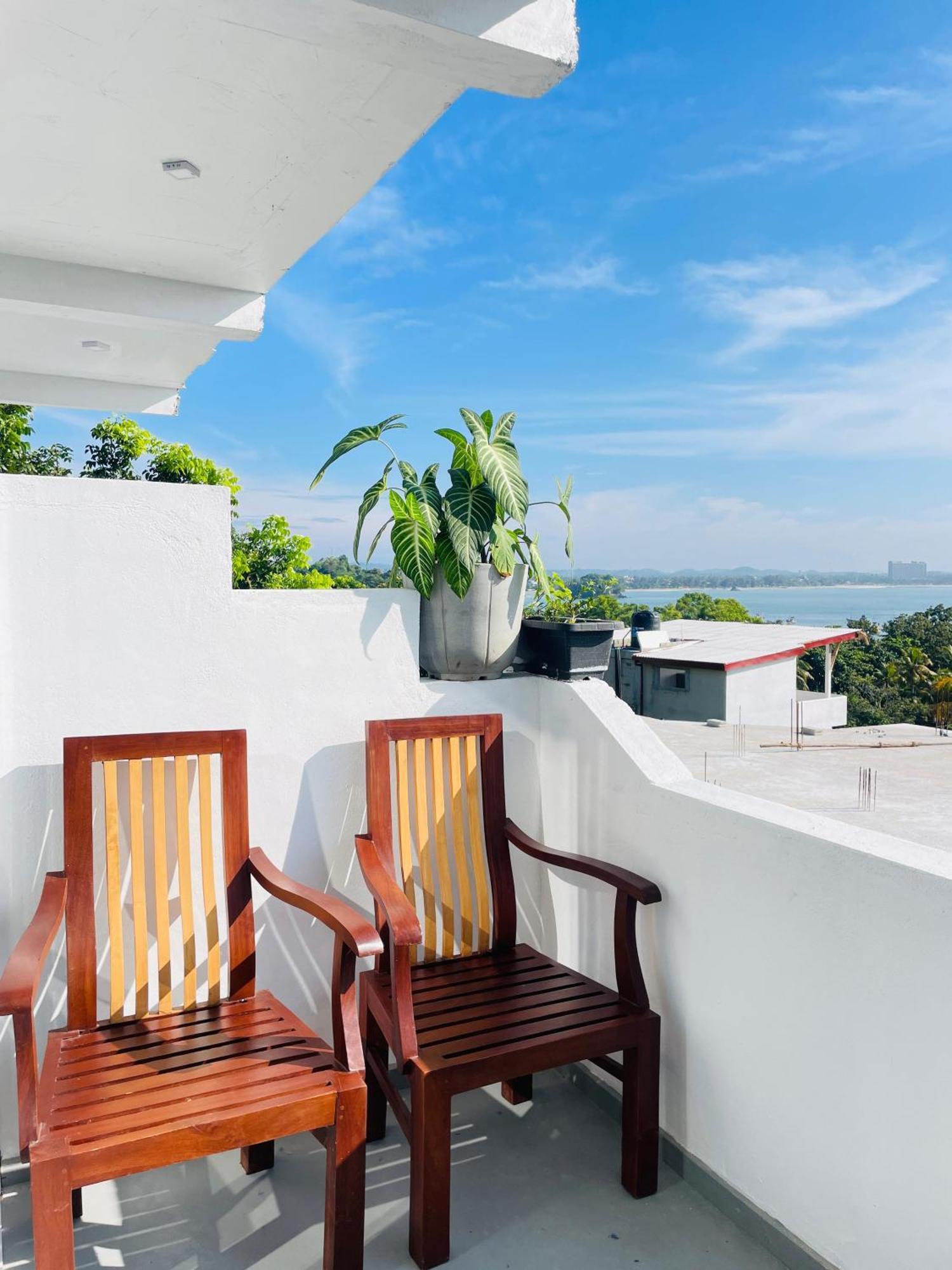 Regal Heights Hotel Велигама Экстерьер фото