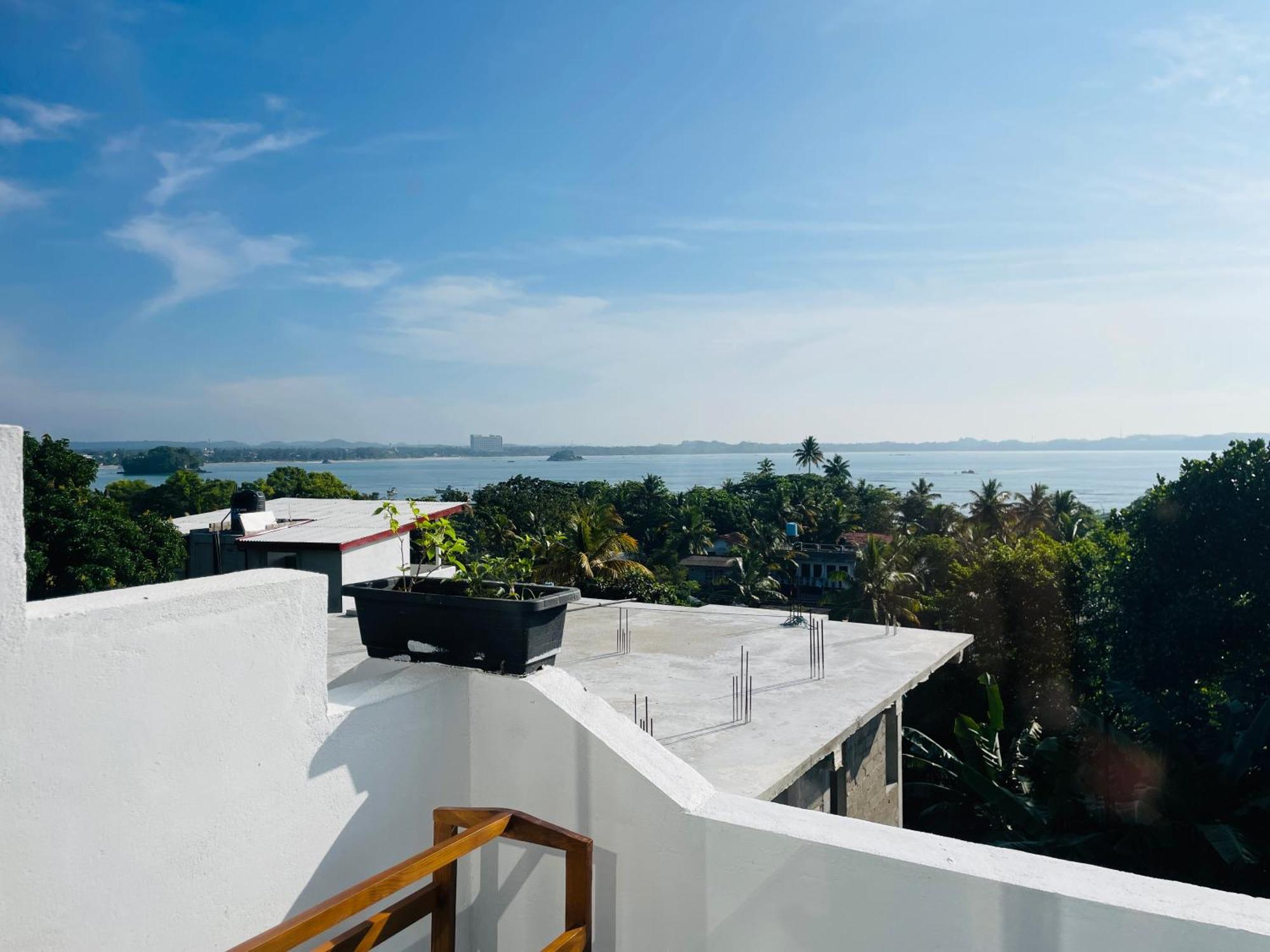 Regal Heights Hotel Велигама Экстерьер фото