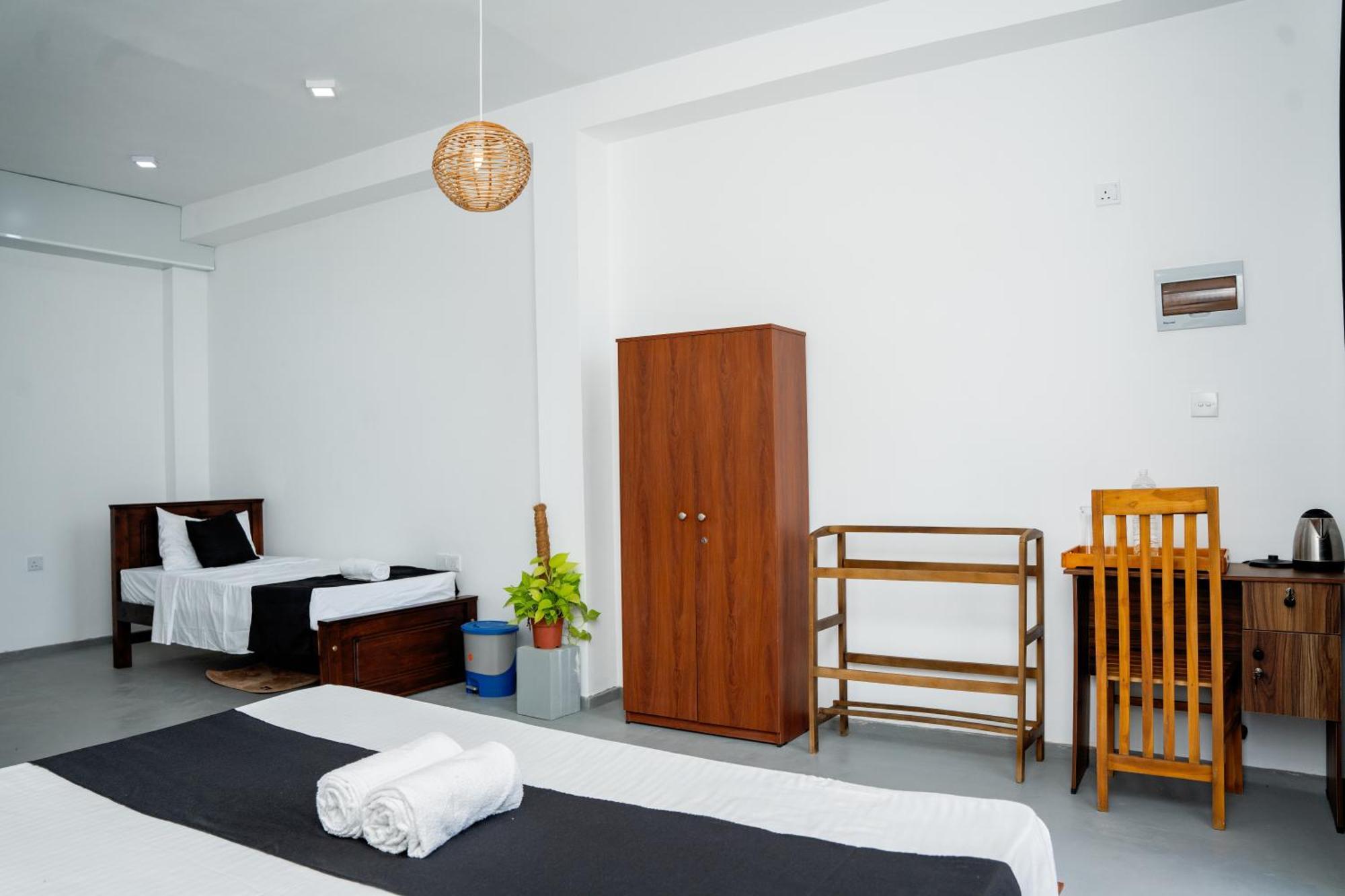 Regal Heights Hotel Велигама Экстерьер фото
