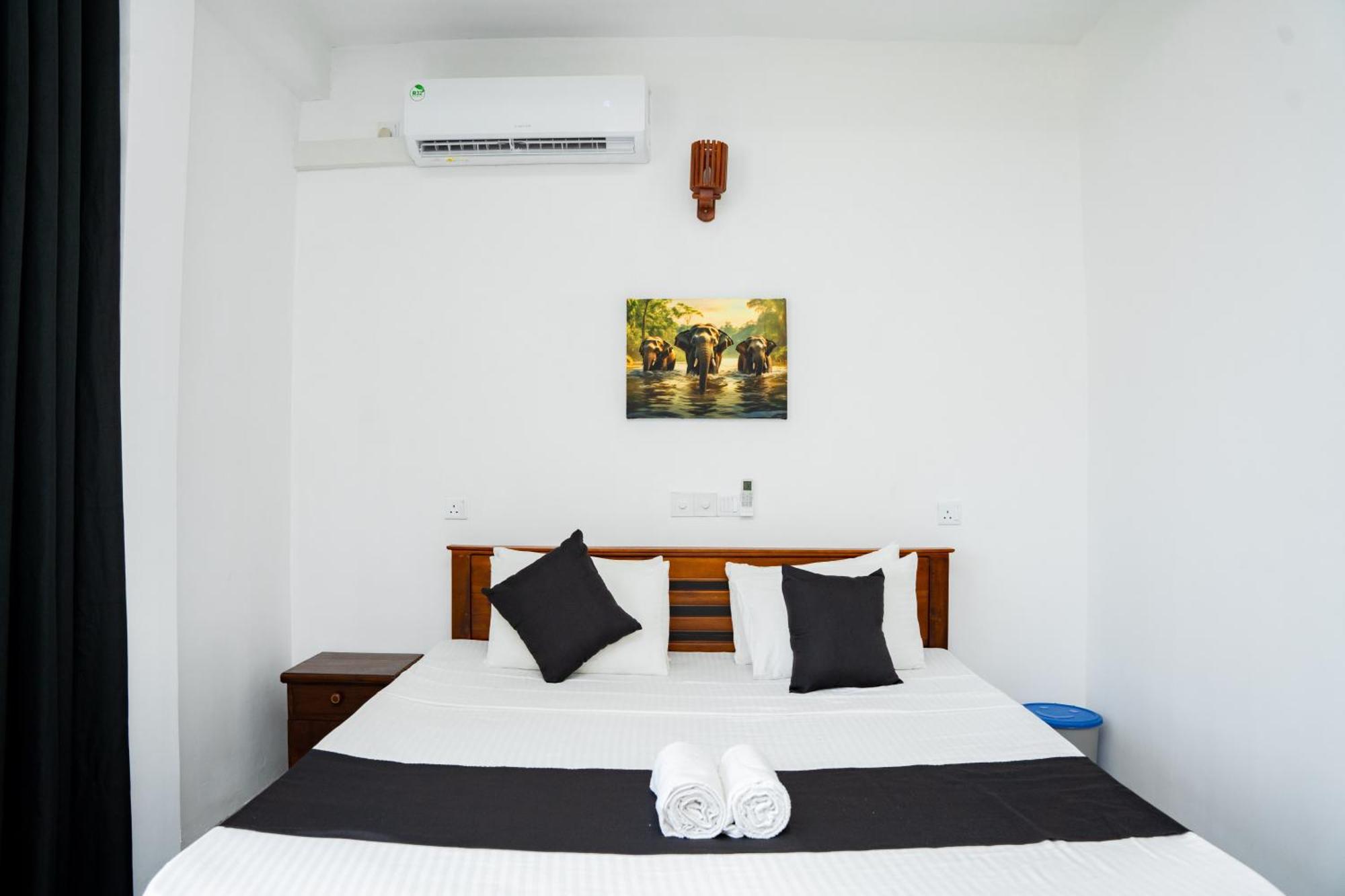 Regal Heights Hotel Велигама Экстерьер фото