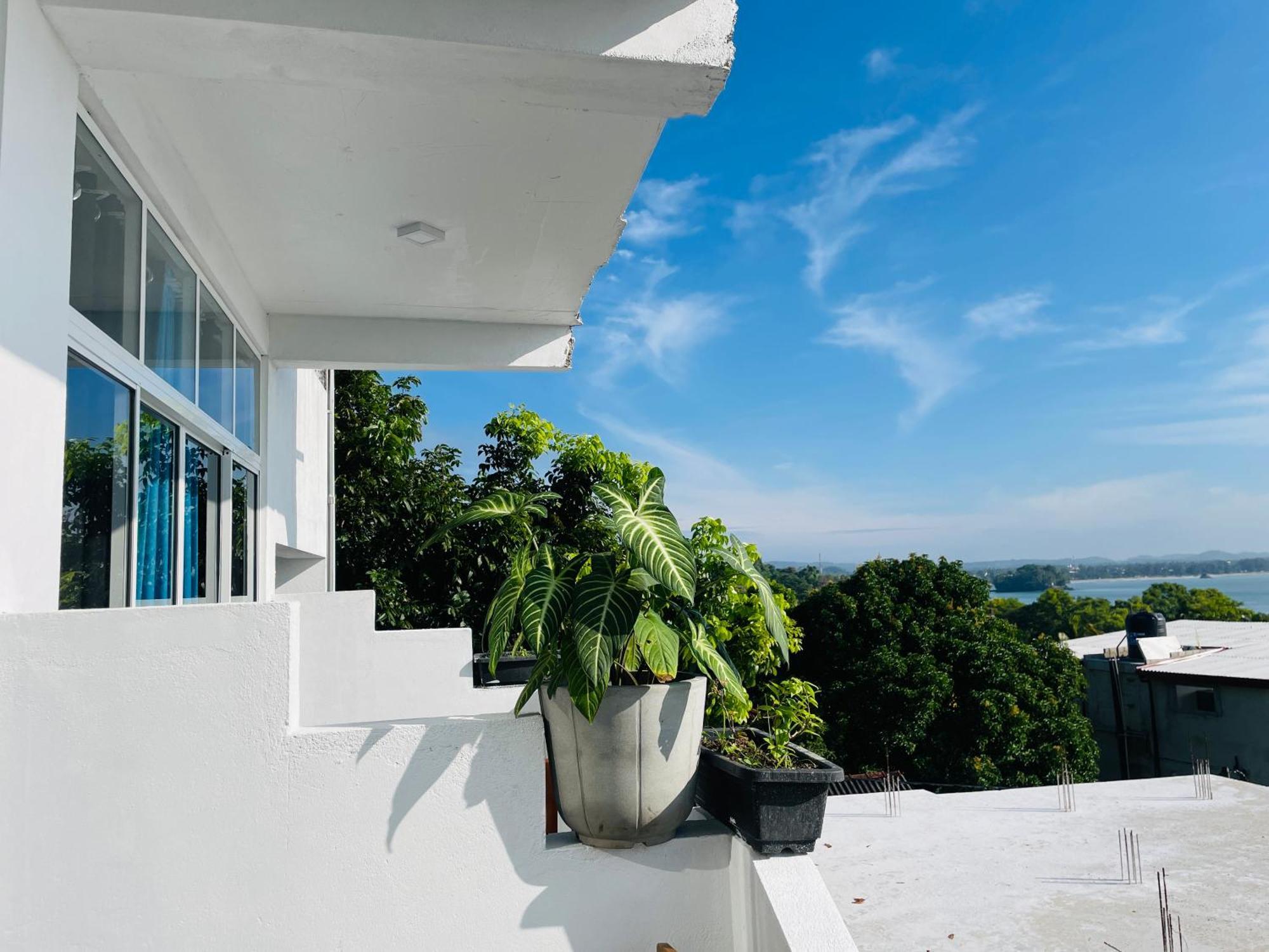 Regal Heights Hotel Велигама Экстерьер фото