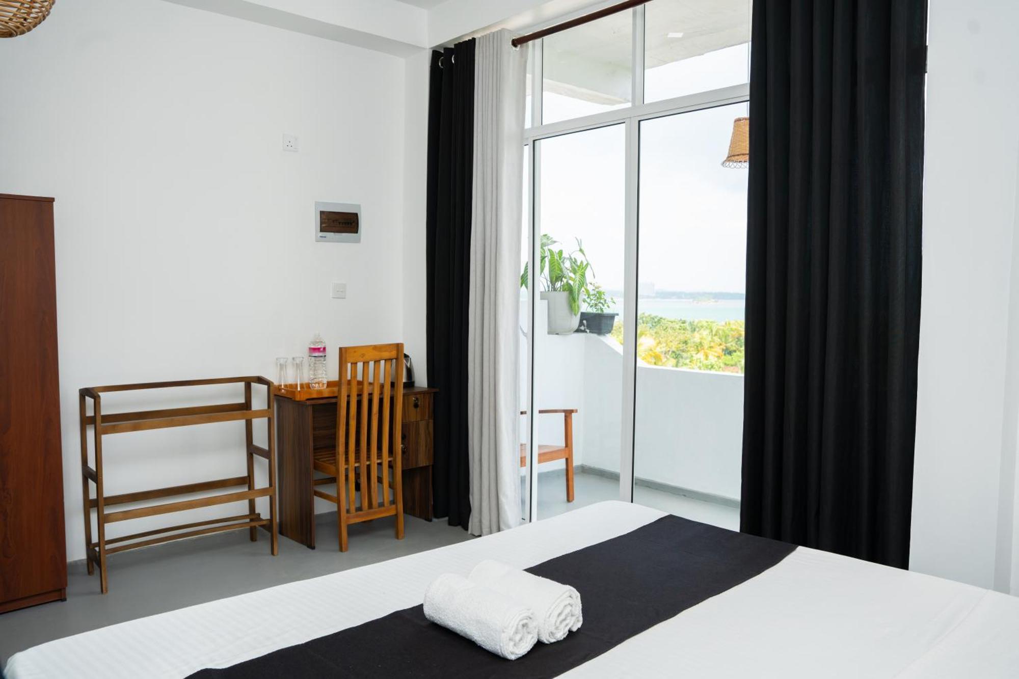 Regal Heights Hotel Велигама Экстерьер фото