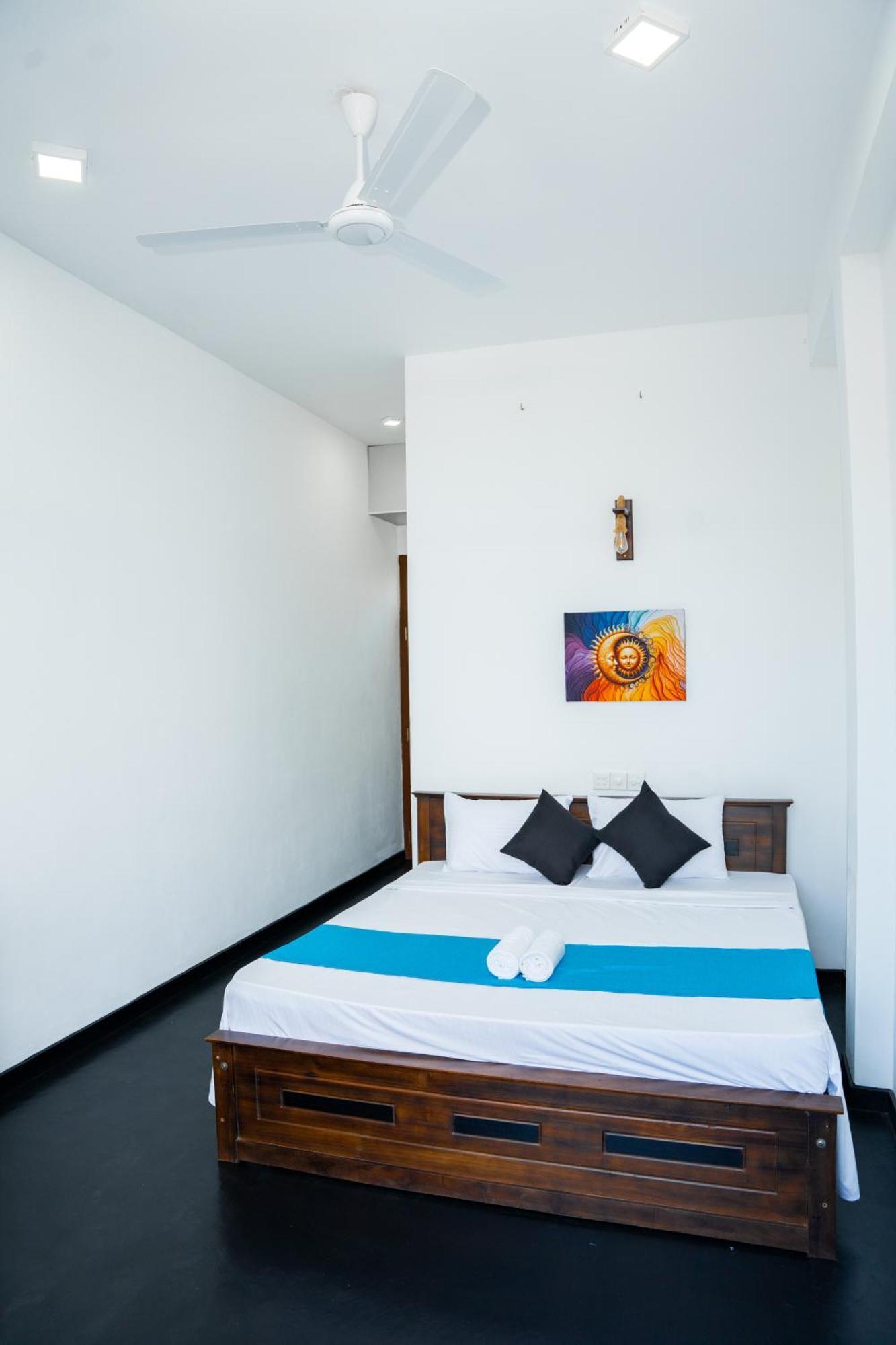Regal Heights Hotel Велигама Экстерьер фото
