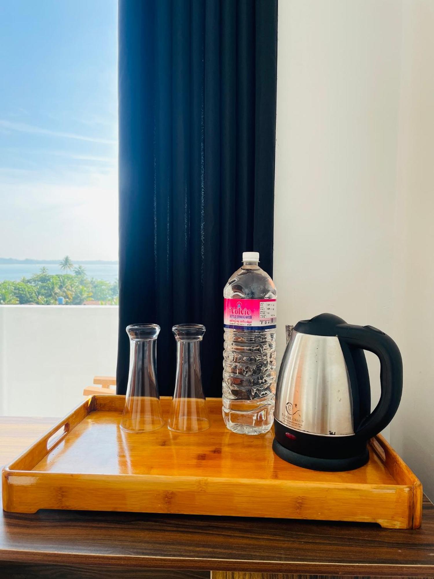 Regal Heights Hotel Велигама Экстерьер фото