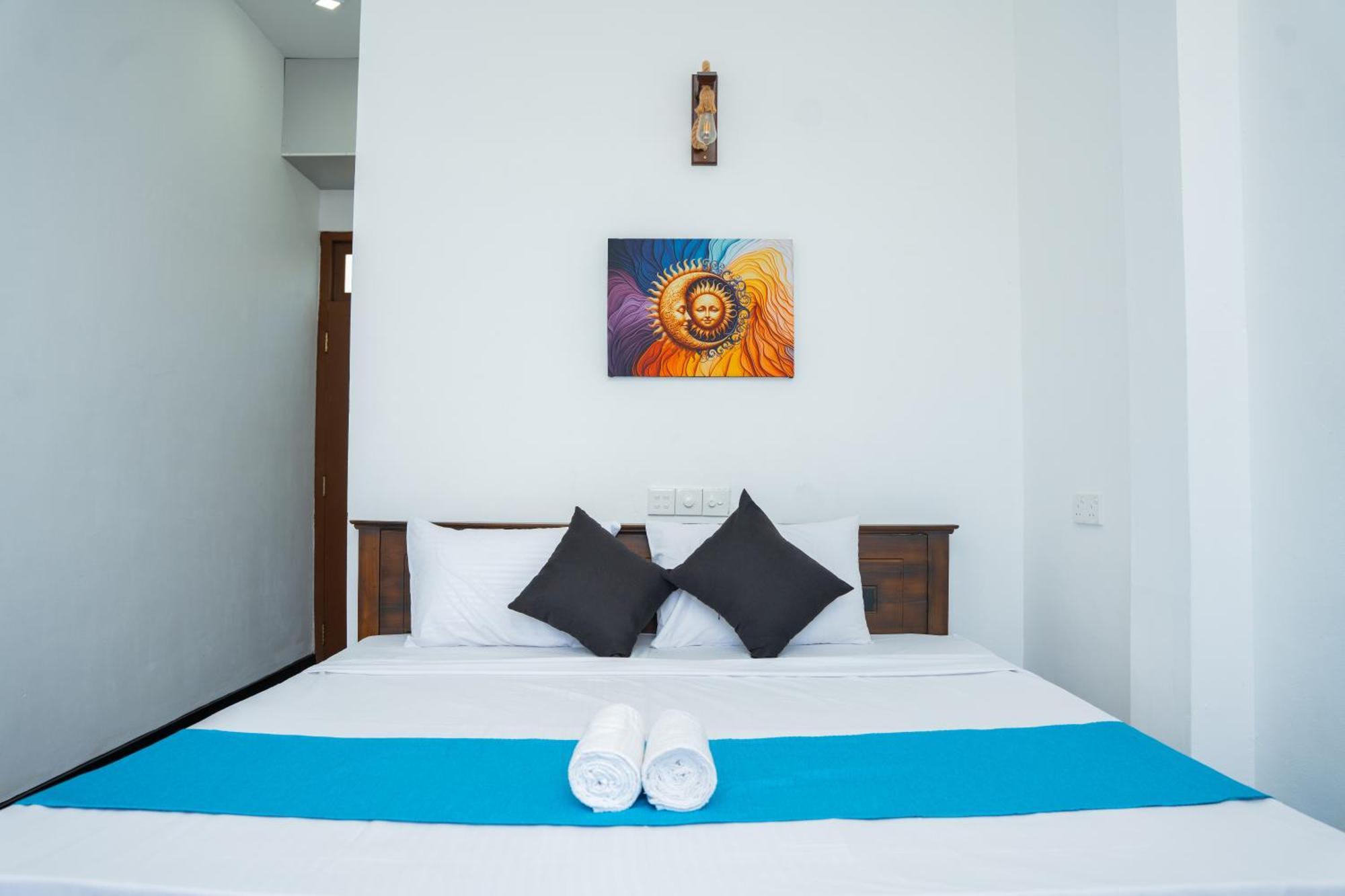 Regal Heights Hotel Велигама Экстерьер фото